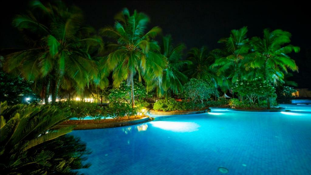 Ocean Spray Hotel Kālapettai Exterior foto